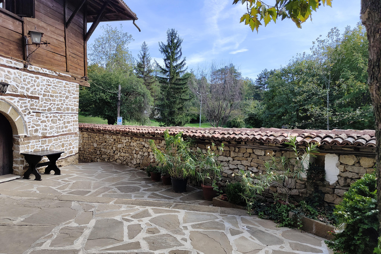 From Bucharest: Wallachian-Bulgarian Kingdom Day Trip