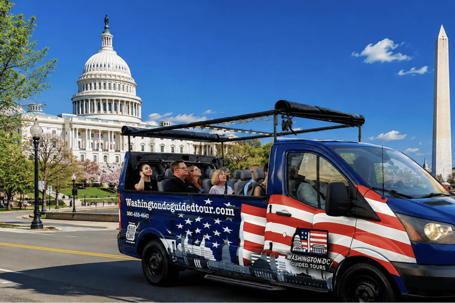 Geführte Tages- und nächtliche Tour mit E-Cart zu Denkmälern in DC und zur US-Geschichte. Foto: GetYourGuide