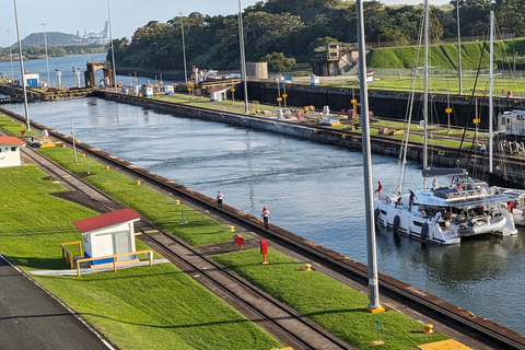 Panama City: Kanał, Stare Miasto i Amador Causeway Tour