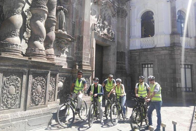 Tour della città di Quito in biciclettaTour in bicicletta di Quito