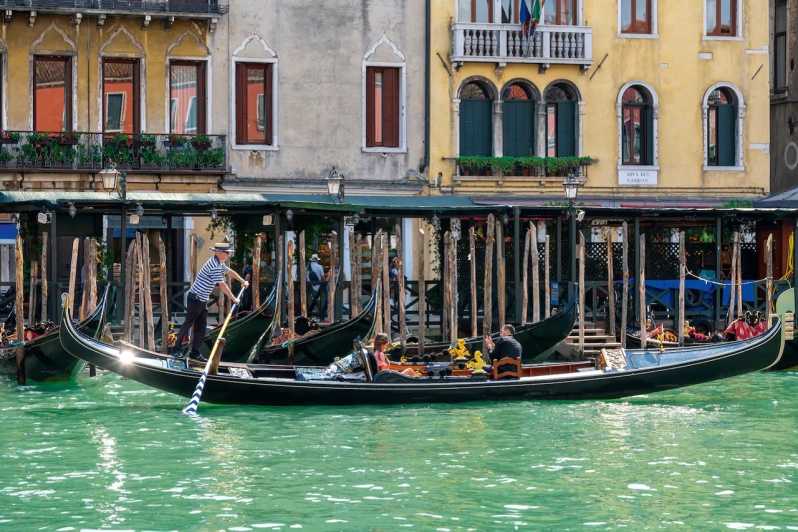 Veneza: Passeio privativo de gôndola fora dos roteiros habituais