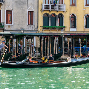 Venice: Off the Beaten Path Private Gondola Ride