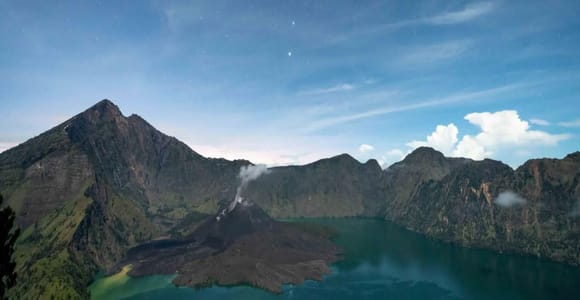 Mount Rinjani 2D/1N Trek: Crater Rim, Second Summit, Lake and Hot Spring