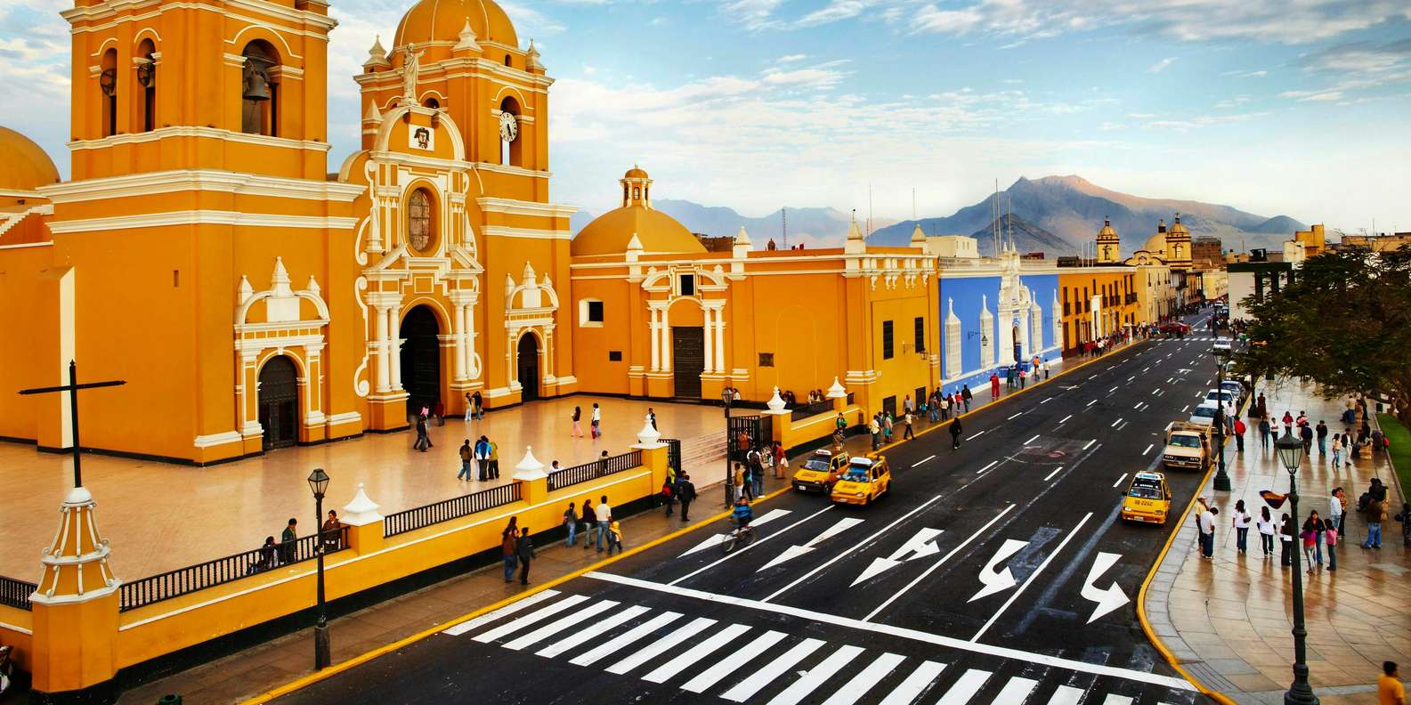 Trujillo : Walking tour of the city | GetYourGuide