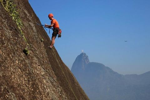 Rio de Janeiro: Outdoor Rock Climbing Lesson in Urca