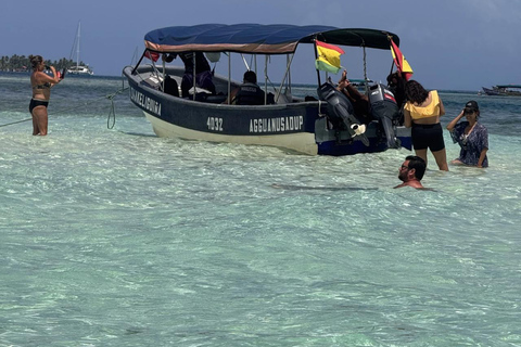 San Blas: tour with snorkeling, lunch and transportation