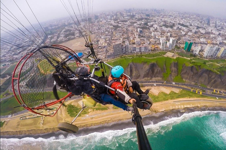 Gleitschirmflug mit einem Privatpiloten in Costa Verde-Lima