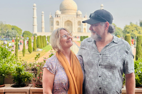 From Delhi: Taj Mahal Tour with Elephant Conservation Centre All Incl. Car + Guide + Tickets + Elephant + Lunch