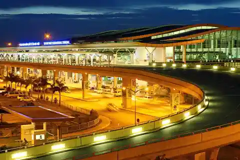 Tan Son Nhat: Internationaler Flughafen Fast Track Service