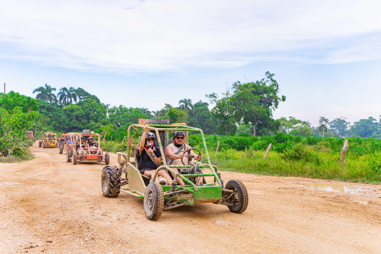 Punta Cana: Emocionante aventura en buggy todoterrenoEmocionante aventura familiar en buggy todoterreno