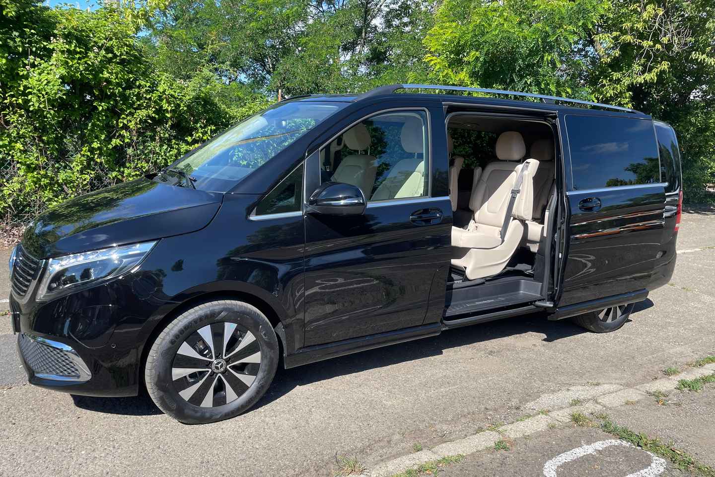 Budapest : Transfert Privé en Voiture Électrique de l'Hôtel à l'Aéroport