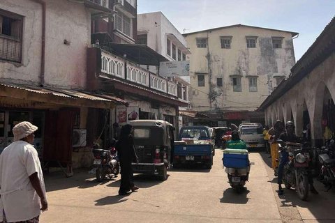 ZANZIBAR: Stone Town, snorkling + sjöstjärnor och havssköldpaddorVIKTIGT: TRANSFER INGÅR INTE I DET ALTERNATIV DU VÄLJER