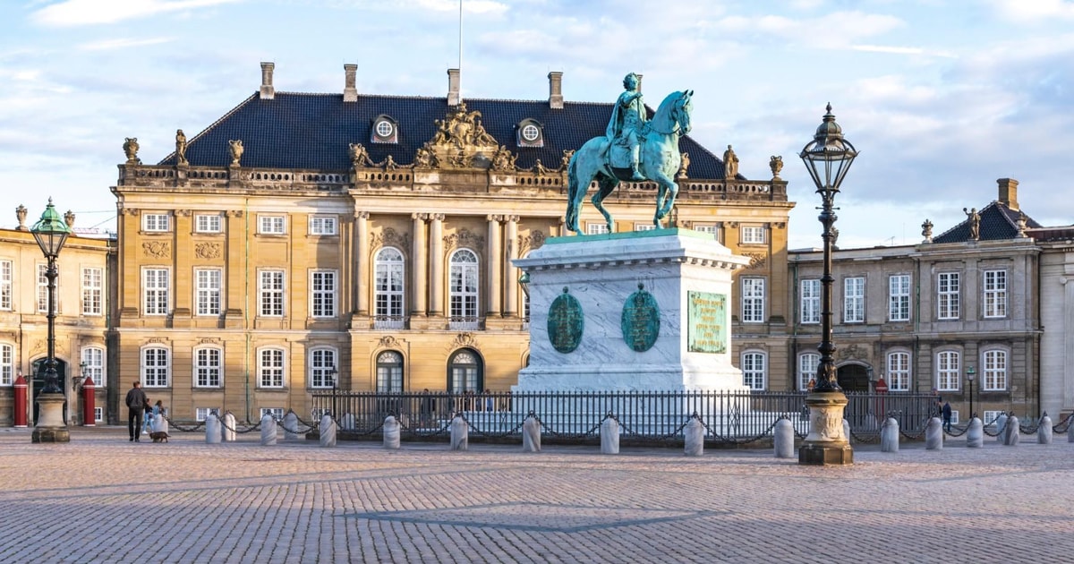 Fast Track Amalienborg Palace Museum Köpenhamn Privat Tour GetYourGuide