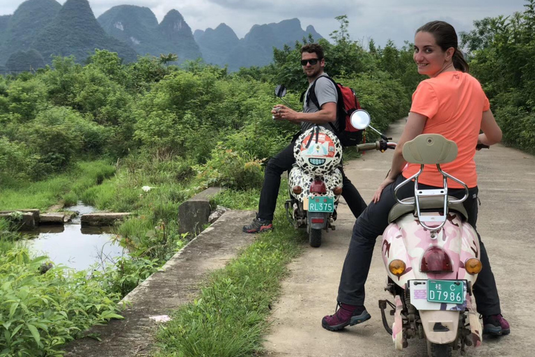 From Guilin/Yangshuo: Private Li River Cruise & Cycling Tour