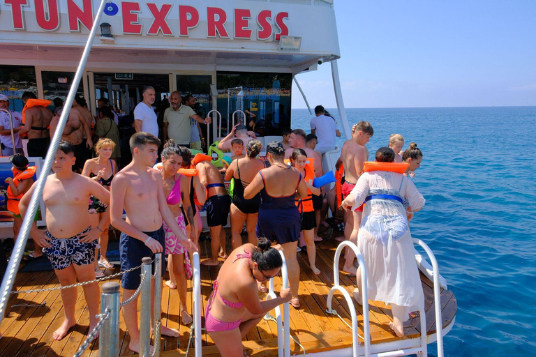Marmaris: Luxury Boat Tour with Lunch Air-conditioned boat
