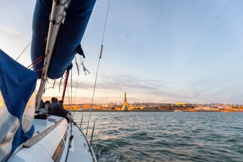 Lizbona: żeglarstwo po rzece TagLizbona: Sunset Sailing Tour na rzece Tag