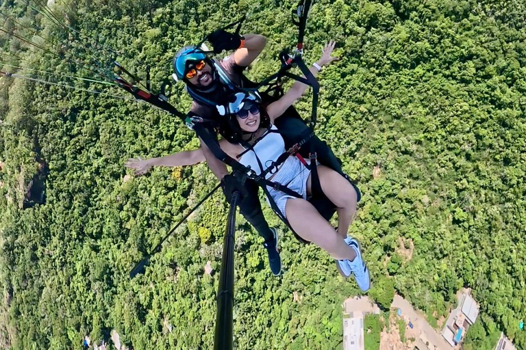 Niterói: Private Tandem Paragliding Flight *Free Video*