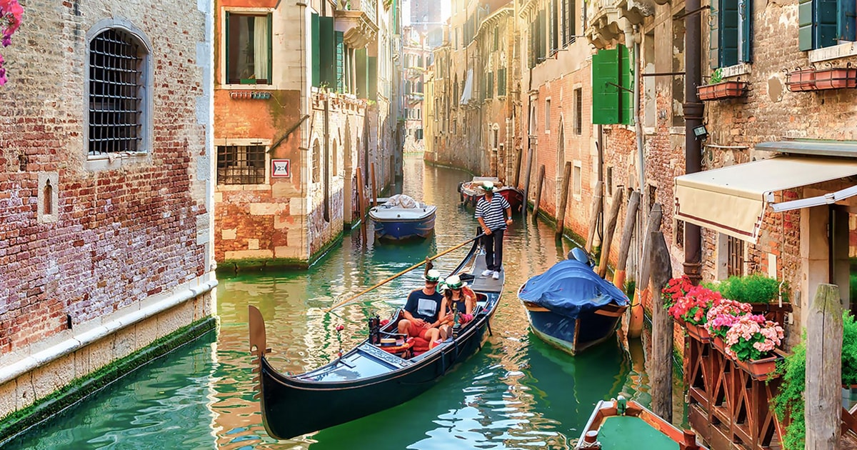 プライベートゴンドラ体験：ヴェネツィアの水路をご堪能ください