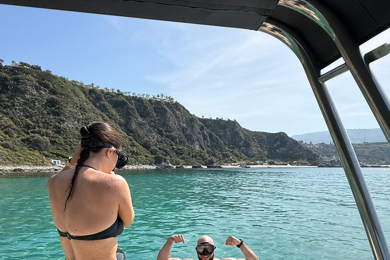 Tropea: Essence of the Coast of the Gods Boat Tour Max. 12 people
