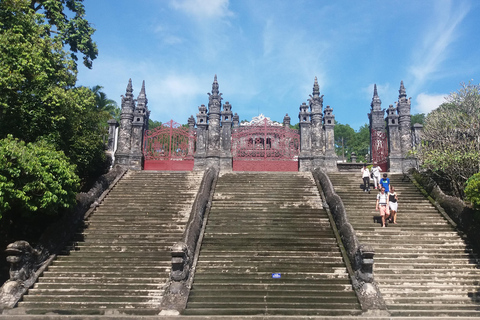 Von Da Nang aus: Tagestour nach Hue mit privatem Autotransfer