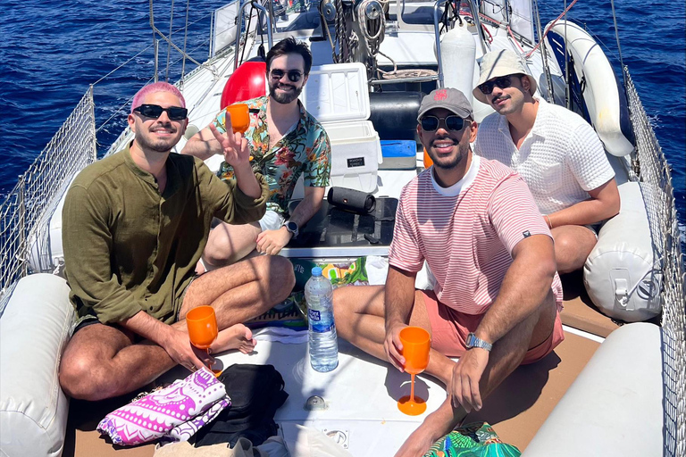 Da Ibiza a Formentera (andata e ritorno); Noleggio giornaliero di una barca a velaNoleggio privato diurno
