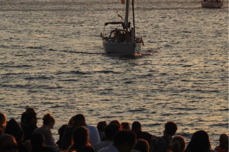 Lisboa:Sunset Sailing Tour at Tagus River with welcome drink