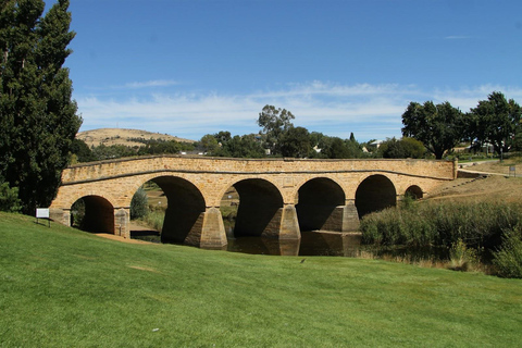 Hobart: Richmond and Wine Tour