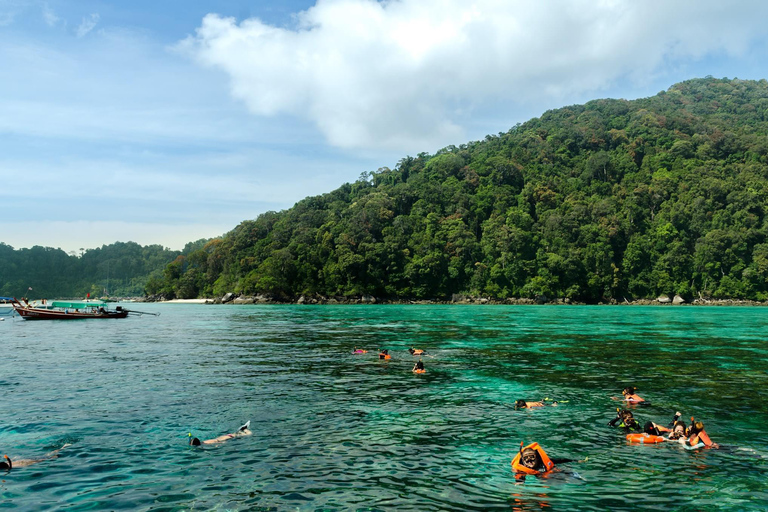 Khao Lak : Excursion de plongée en apnée dans les îles Surin avec le village Moken