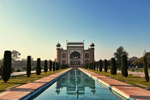Agra: Taj Mahal Express Entry Ticket with guide Taj Mahal Express Entry Tour With Guide Only