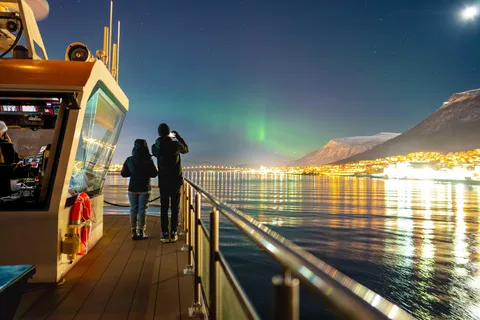 Tromsø: Crociera elettrica con l'aurora boreale