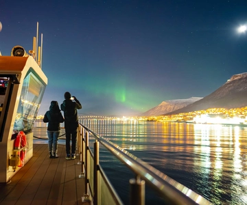 Tromsø: Aurora Dinner Cruise by Hybrid-Electric Catamaran