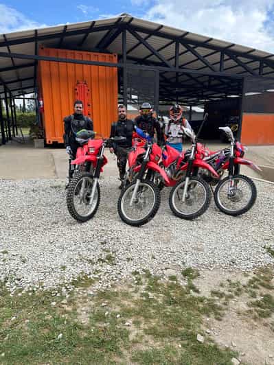 Colagem de mídia