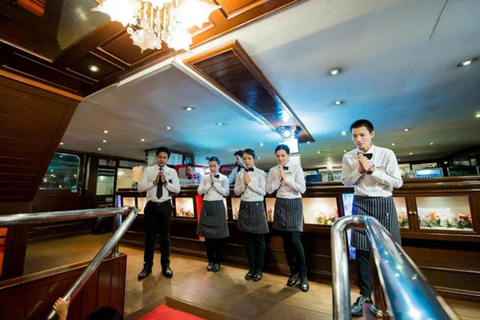 Bangkok: Rejs statkiem White Orchid Chao Phraya, tajski bufet i piwoWylot z Asiatique The Riverfront