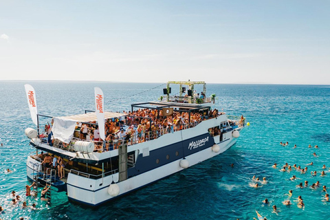 Mallorca: Fiesta en barco con DJs en directo, comida y entrada a discoteca