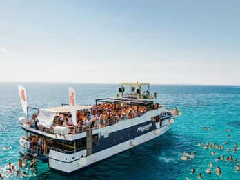 Mallorca: Boat Party with Live DJs, Lunch, & Nightclub Entry