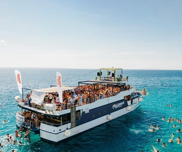 Mallorca: Boat Party with Live DJs, Lunch, & Nightclub Entry