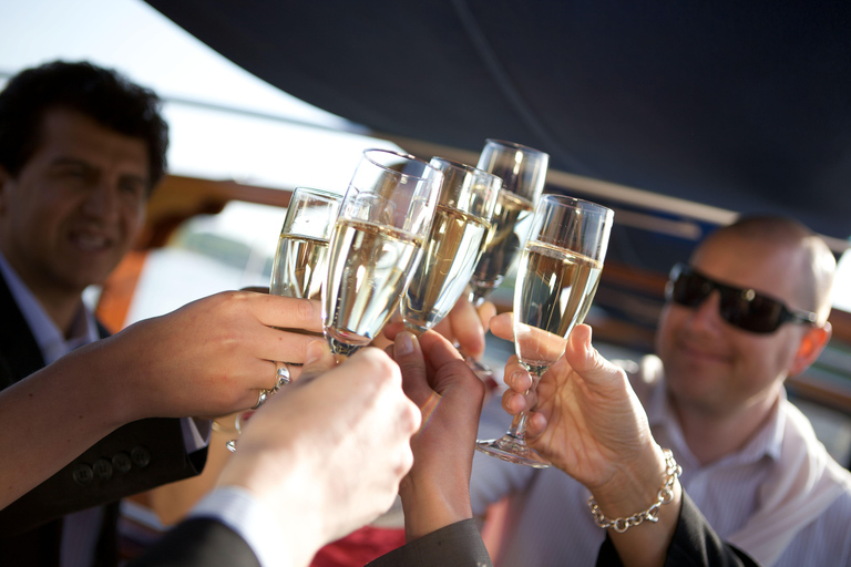 Stockholm: Archipelago Dinner Cruise with Buffet