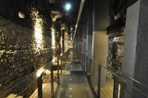 Cracovia: recorrido privado sin colas por el museo subterráneo RynekExcursión privada de 2 horas al museo subterráneo Rynek