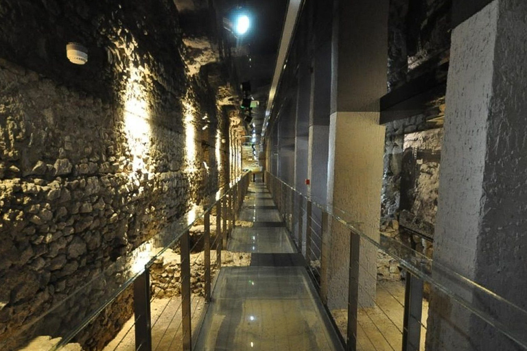 Cracovie: visite privée du musée souterrain du Rynek sans file d'attenteVisite privée du musée souterrain de Rynek de 2 heures