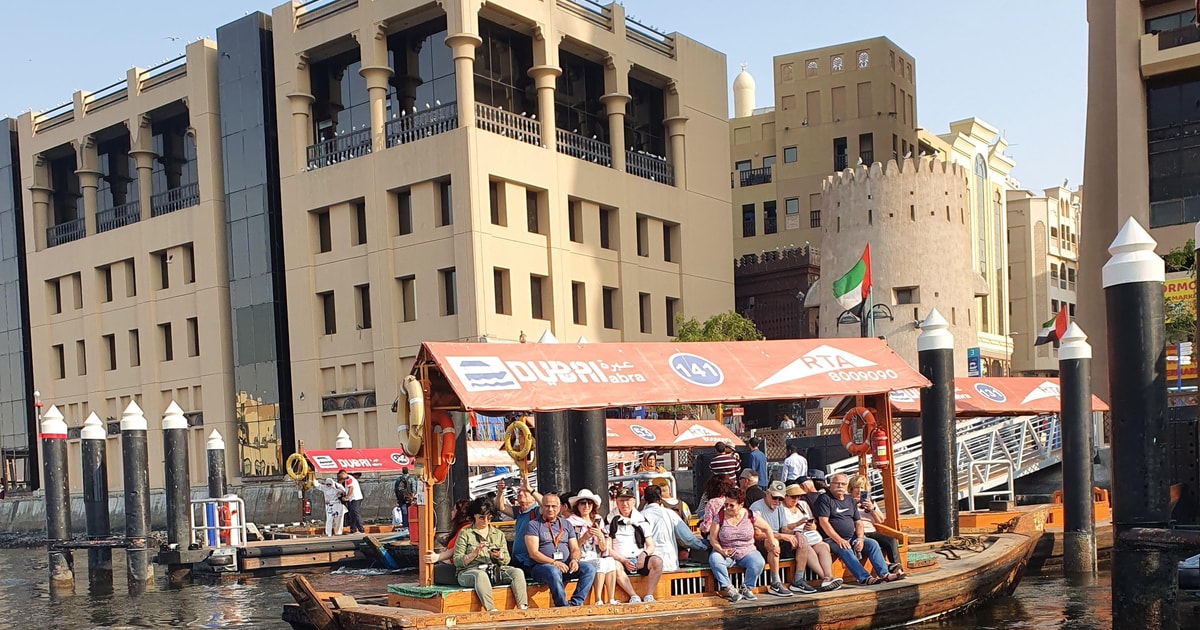 Oud Dubai Wandeltocht door de Souks & Dubai Creek Boottocht GetYourGuide