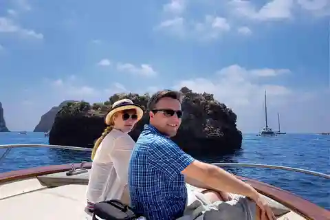 Da Sorrento: tour al tramonto di 3 ore in barca condivisa