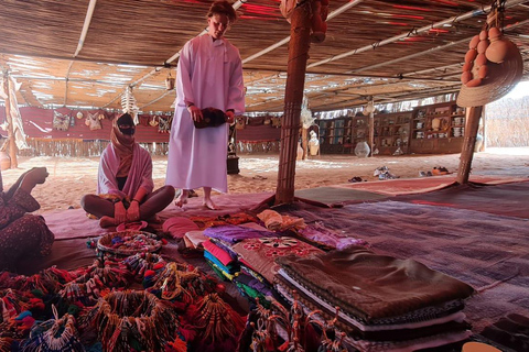 From Muscat: Bedouin Visit, Desert Sunset & Stargazing Tour