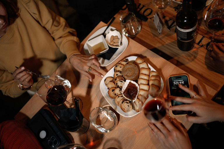 Alicante: Excursão a pé pelo vinho com um sommelier