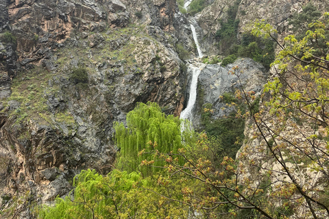 马拉喀什：乌里卡山谷一日旅行：导游徒步和午餐马拉喀什：奥里卡山谷一日旅行：导游徒步和午餐
