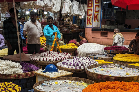 Bangalore: KR Market Flower Market Tour with Guide