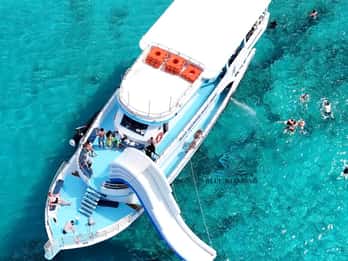 Blue Lagoon cruise met glijbaan vanuit de haven van Latchi