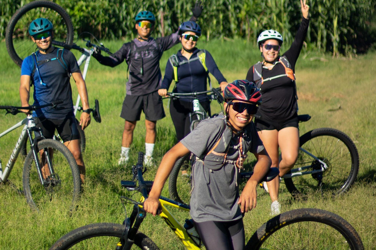Mountain Bike Sightseeing Tour to the Salto de Malacatiupán