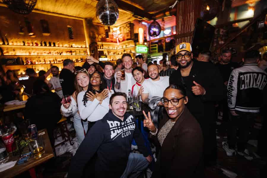 Tirana: Geführte Kneipentour mit Gratis-Shots & Fotograf. Foto: GetYourGuide