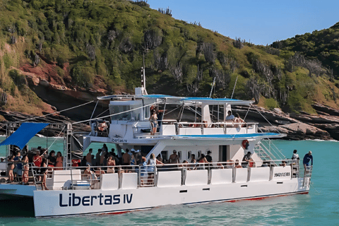 Rio de Janeiro: Exclusive catamaran ride and lunch included. Rio - Búzios Day Trip: exclusive catamaran ride and lunch included.