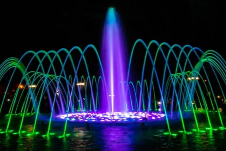 Delhi: Evening at Akshardham With Light Show &amp; Local DinnerAkshardham Water &amp; Light Show With Car + Guide